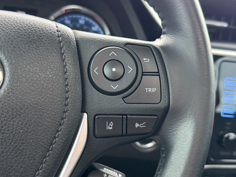 Used 2019 Toyota Corolla XLE FWD image 17