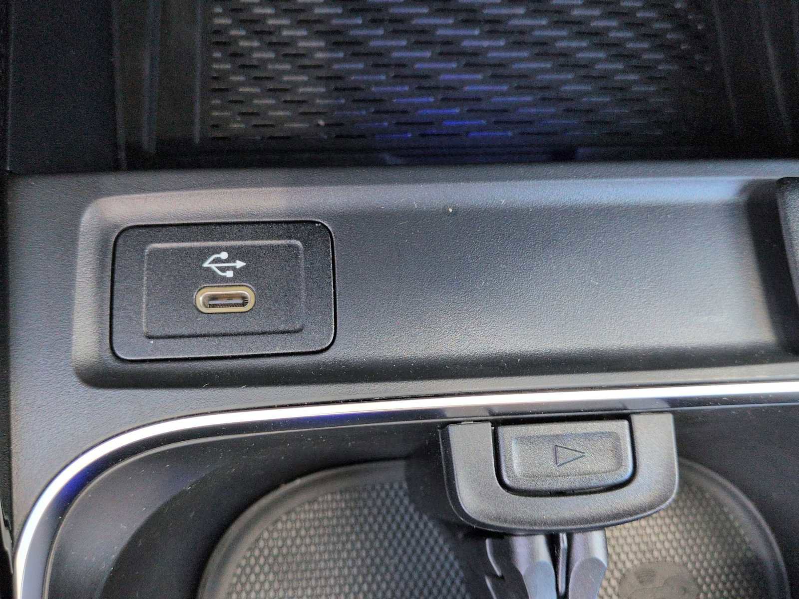 Used 2026 Mercedes-Benz GLB 250 4MATIC image 31