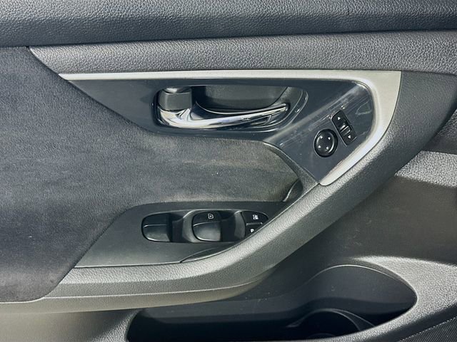 Used 2014 Nissan Altima 2.5 SV FWD image 19