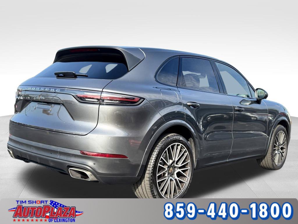 Used 2023 Porsche Cayenne w/ Premium Package AWD/4WD image 10