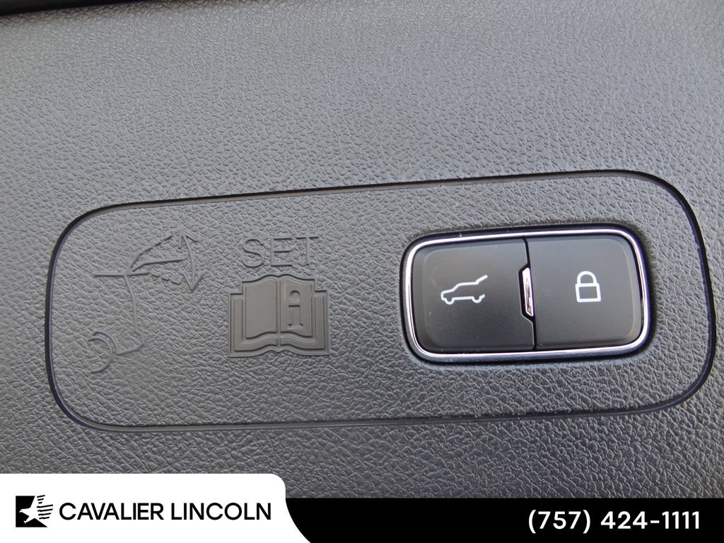 Certified 2024 Lincoln Aviator Reserve w/ Elements Package Plus RWD image 11