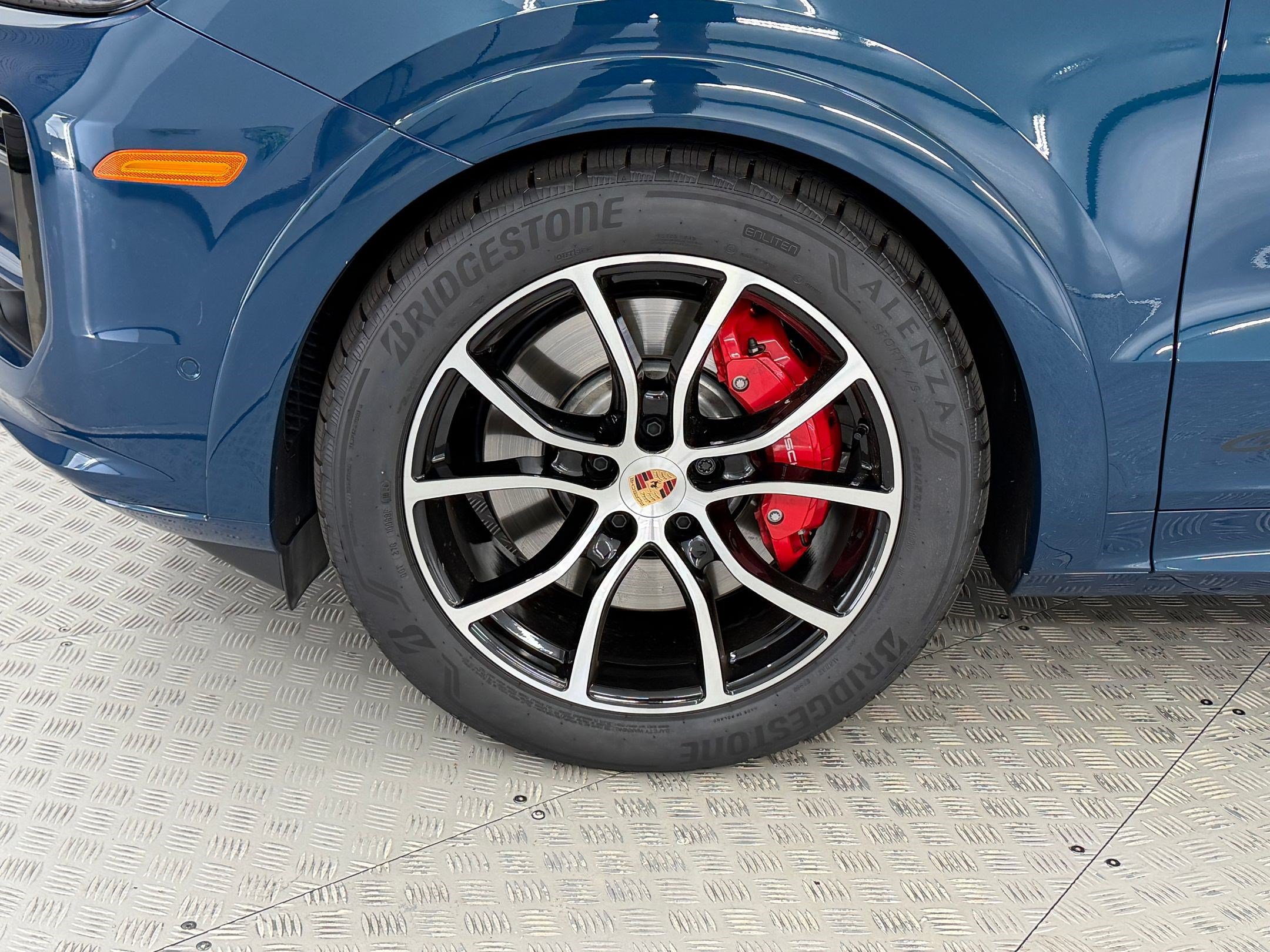 New 2025 Porsche Cayenne GTS AWD/4WD image 13
