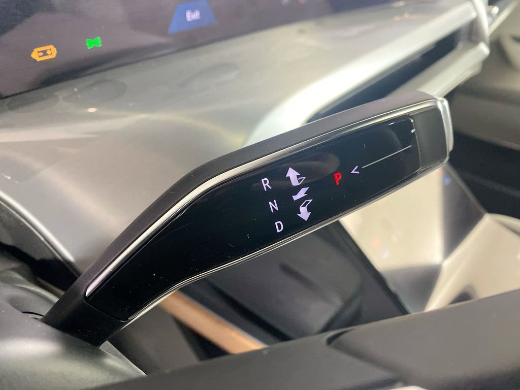 New 2026 Cadillac Vistiq Sport w/ LPO, Floor Liner Package image 18
