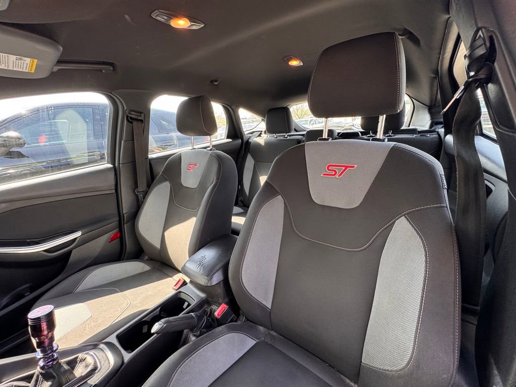 Used 2017 Ford Focus ST image 11