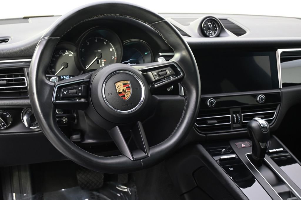 Used 2022 Porsche Macan AWD/4WD image 12