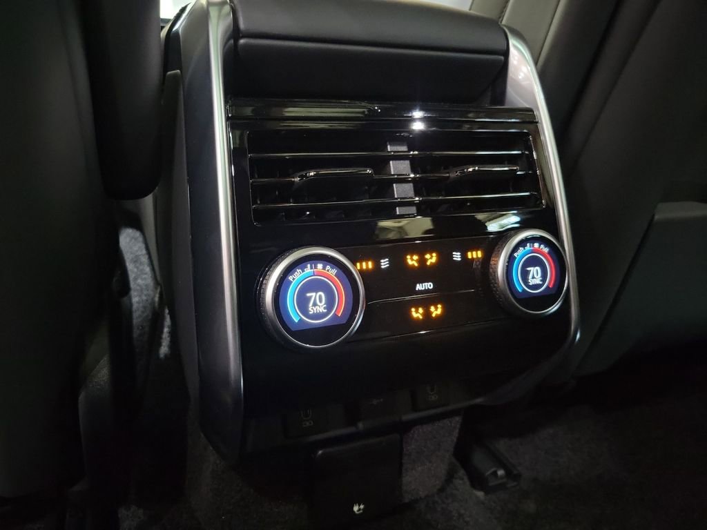 New 2026 Land Rover Range Rover SE image 23