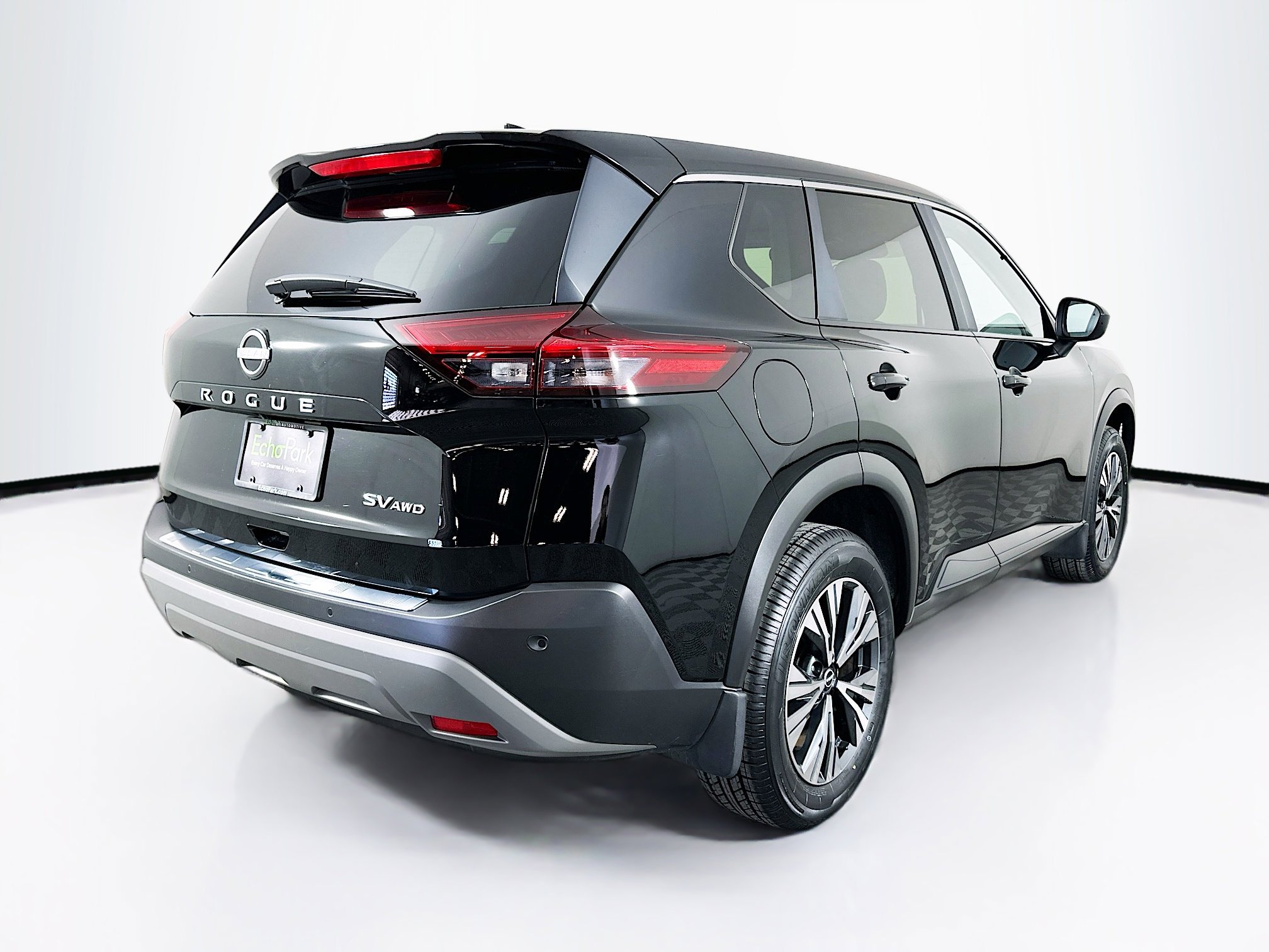 Used 2023 Nissan Rogue SV image 9