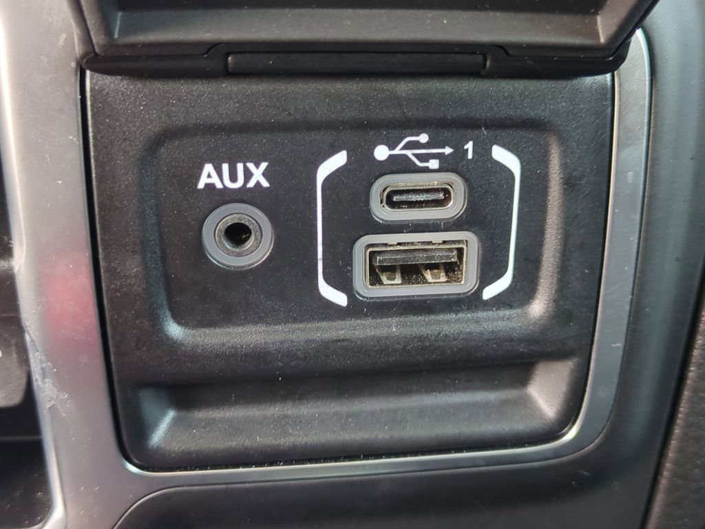 Used 2025 Jeep Wrangler Sahara 4xe image 26