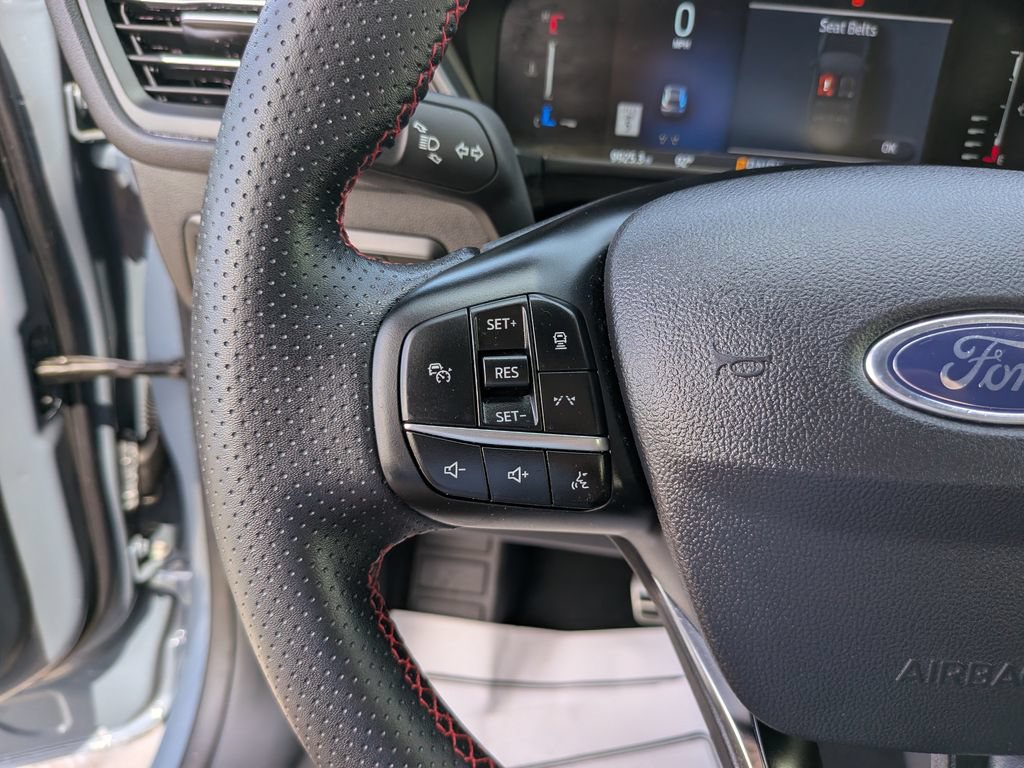 Used 2024 Ford Escape ST-Line w/ Tech Pack #1 FWD image 30