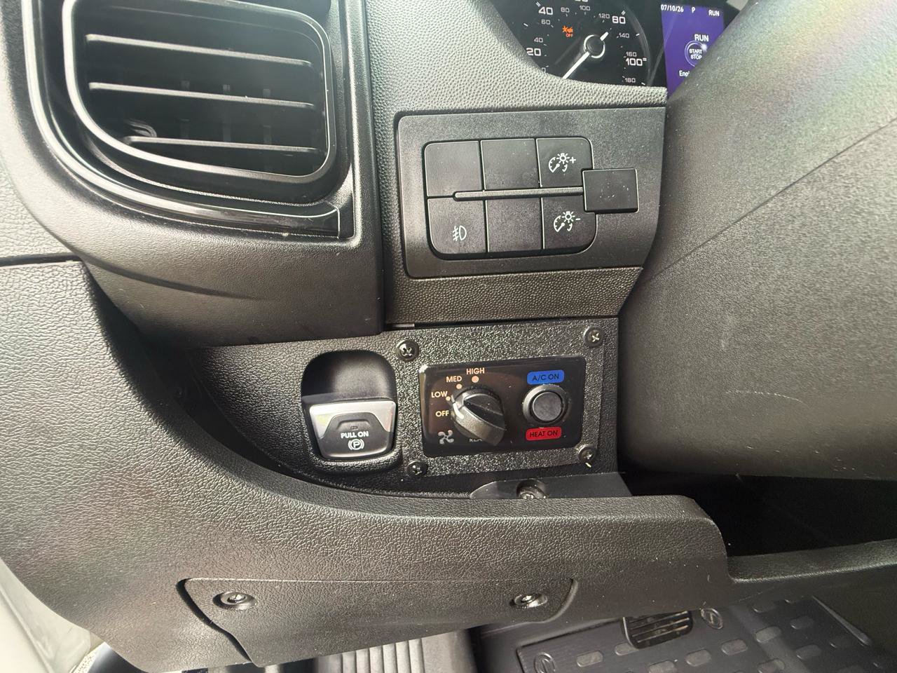Used 2022 RAM ProMaster 2500 w/ Convenience Group FWD image 21