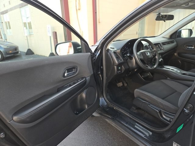 Used 2021 Honda HR-V LX image 18