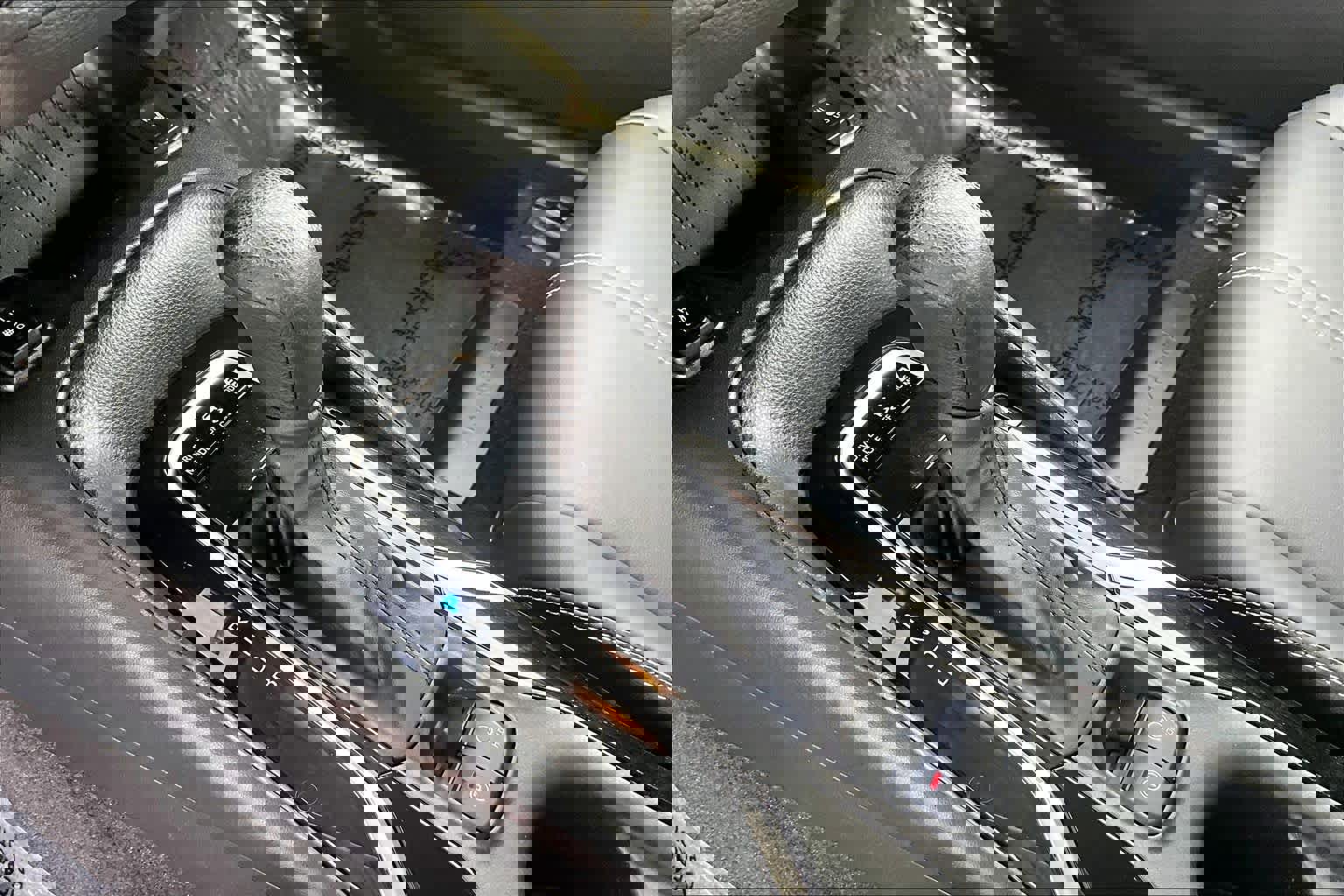 Used 2022 Toyota Corolla LE image 15