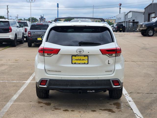 Used 2019 Toyota Highlander Limited Platinum FWD image 5