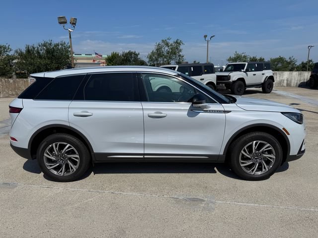 Used 2025 Lincoln Corsair FWD w/ Equipment Group 101A image 3