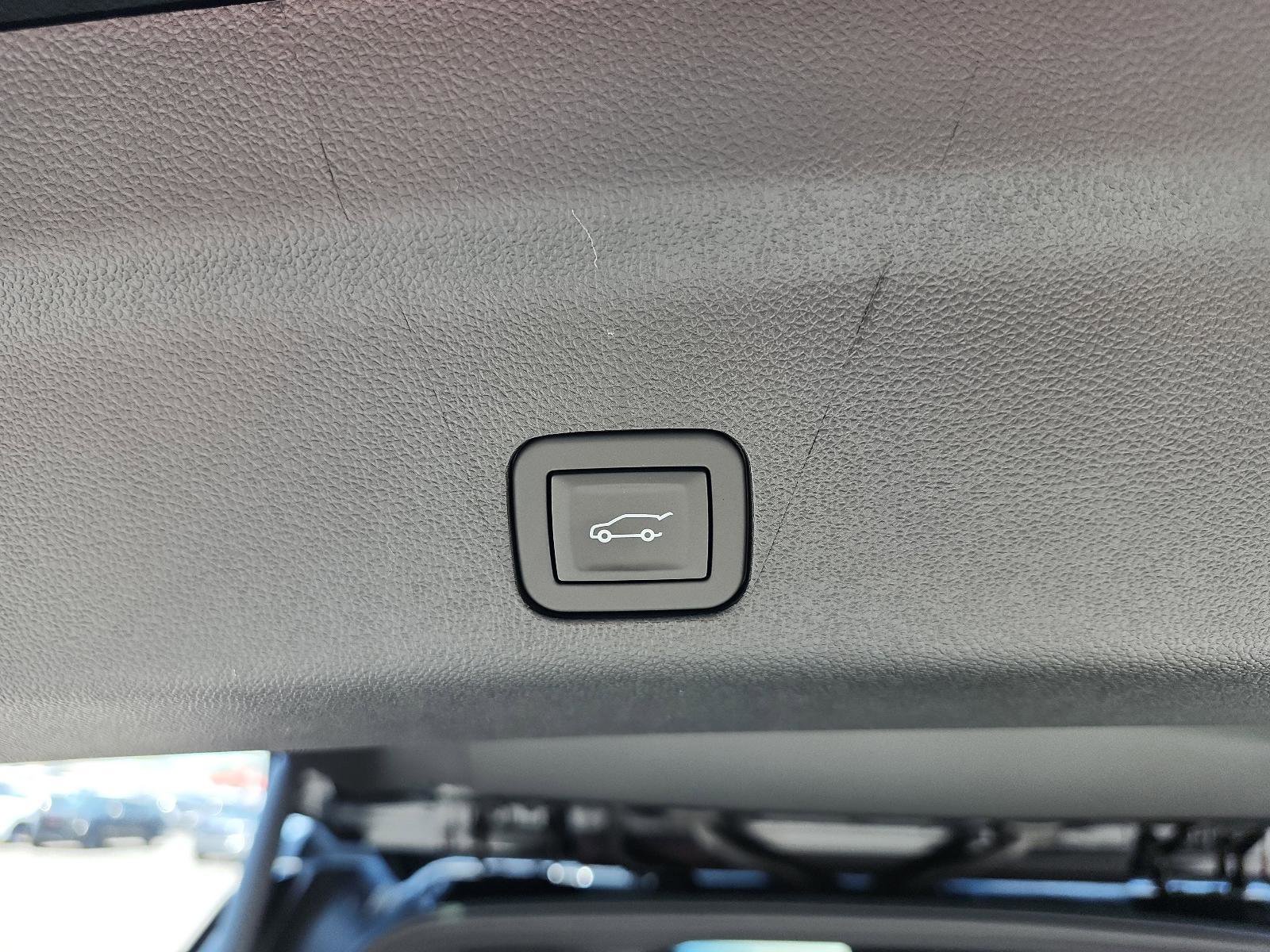 New 2026 GMC Yukon AT4 w/ AT4 Premium Plus Package image 9