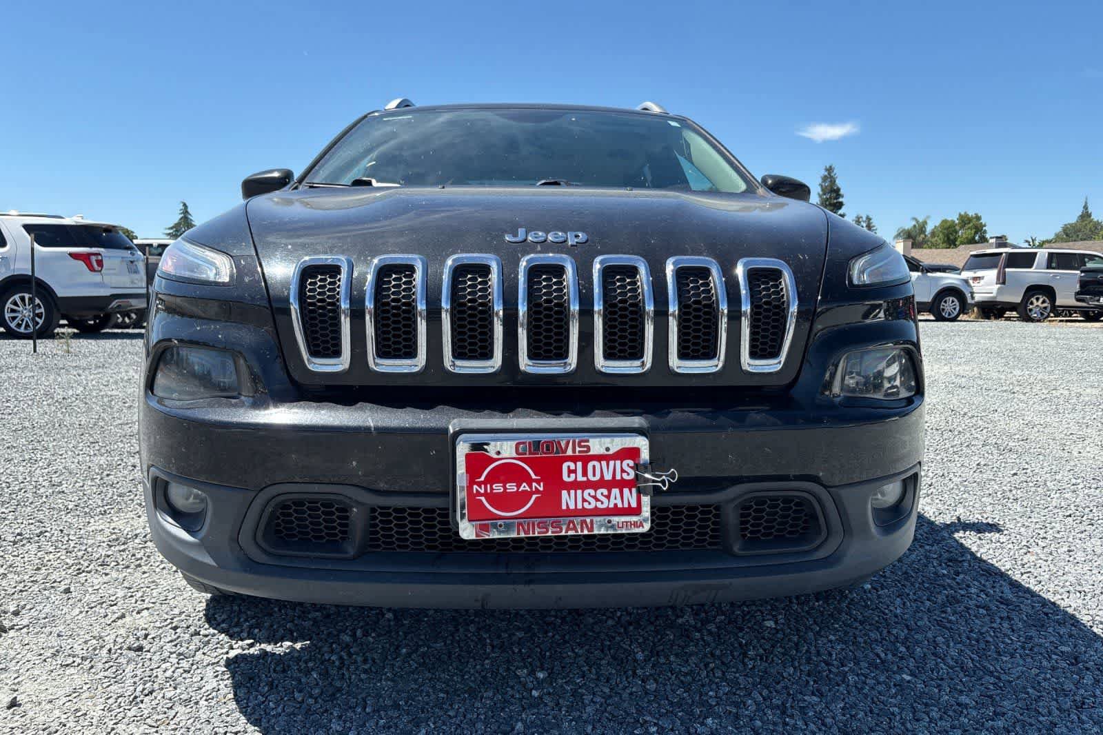 Used 2015 Jeep Cherokee Latitude AWD/4WD image 11