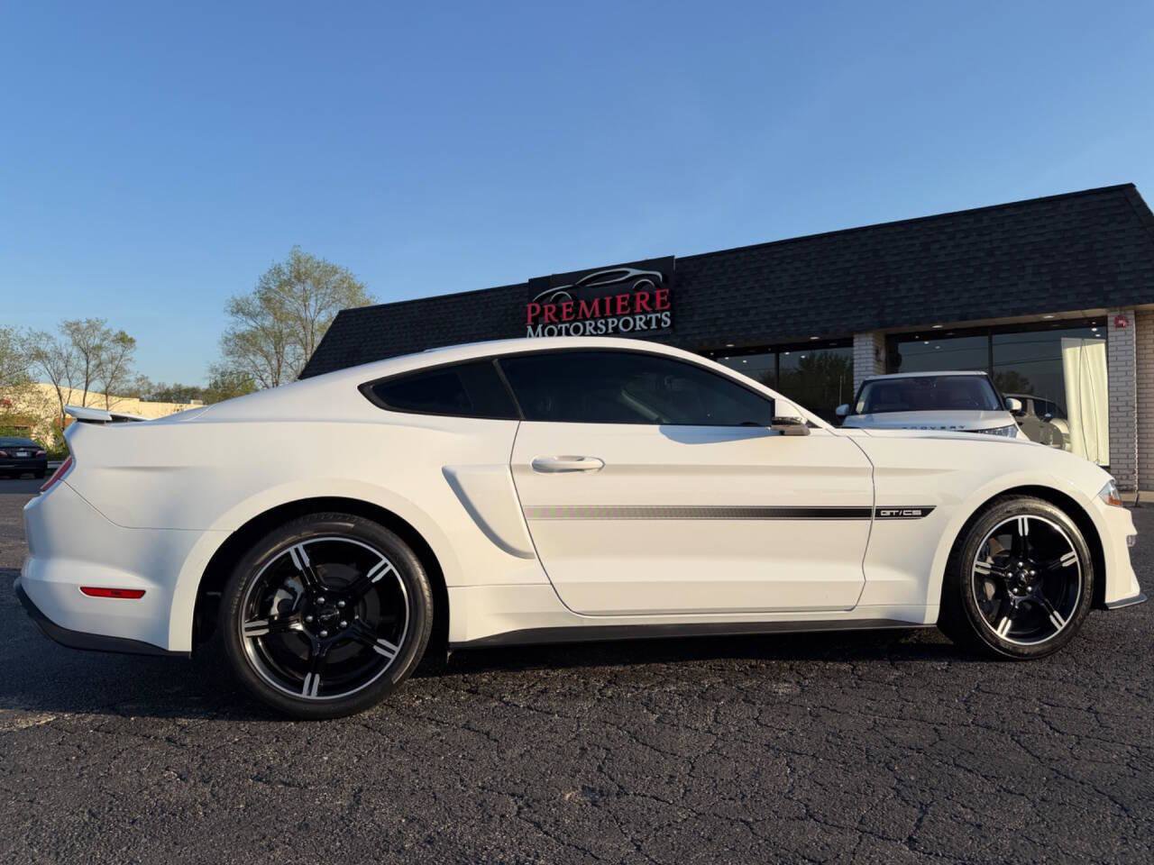 Used 2019 Ford Mustang GT Premium w/ Equipment Group 401A RWD image 17