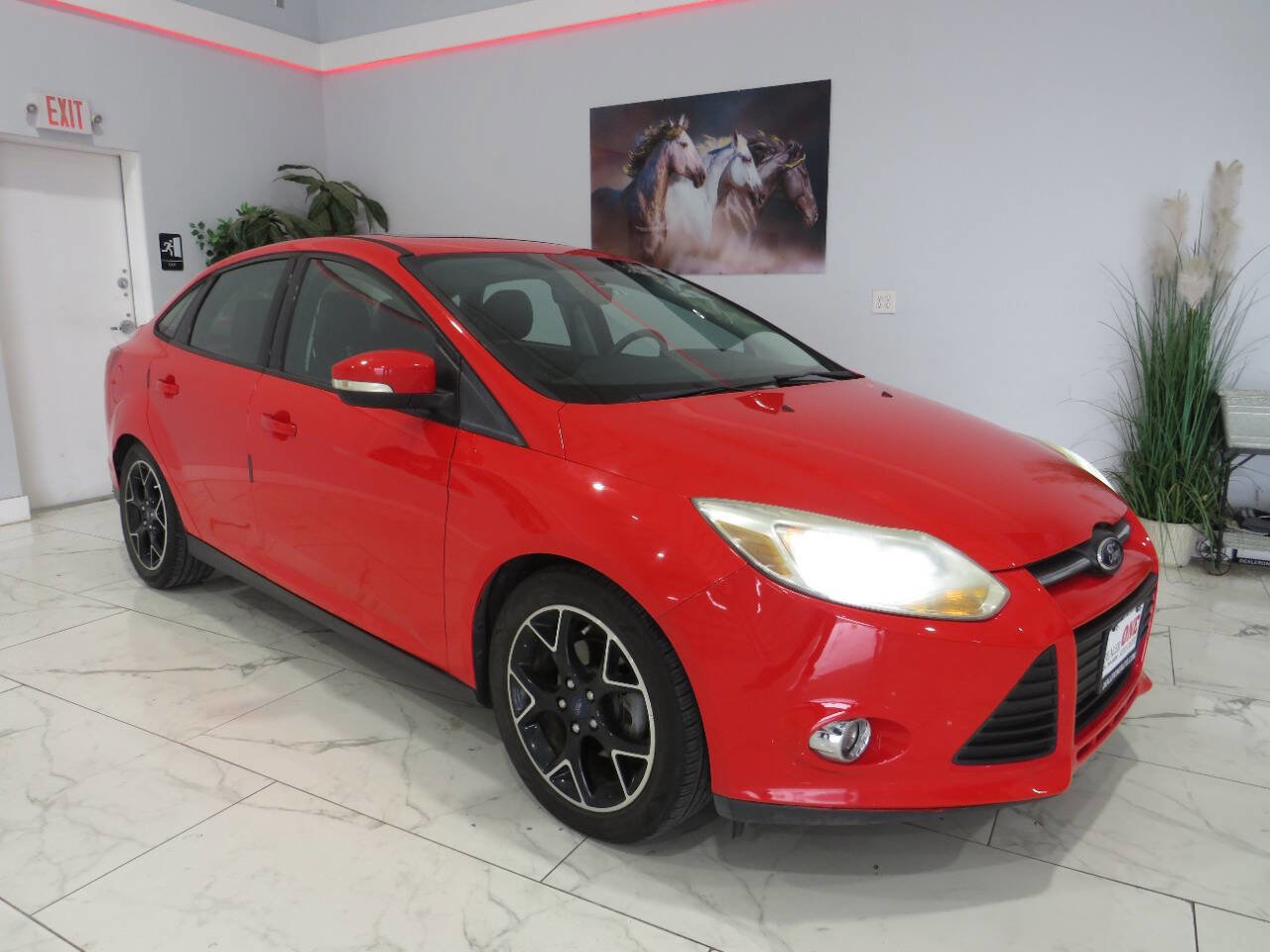 Used 2014 Ford Focus SE w/ Equipment Group 201A image 2