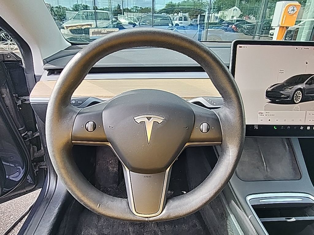 Used 2023 Tesla Model 3 Standard Range image 4