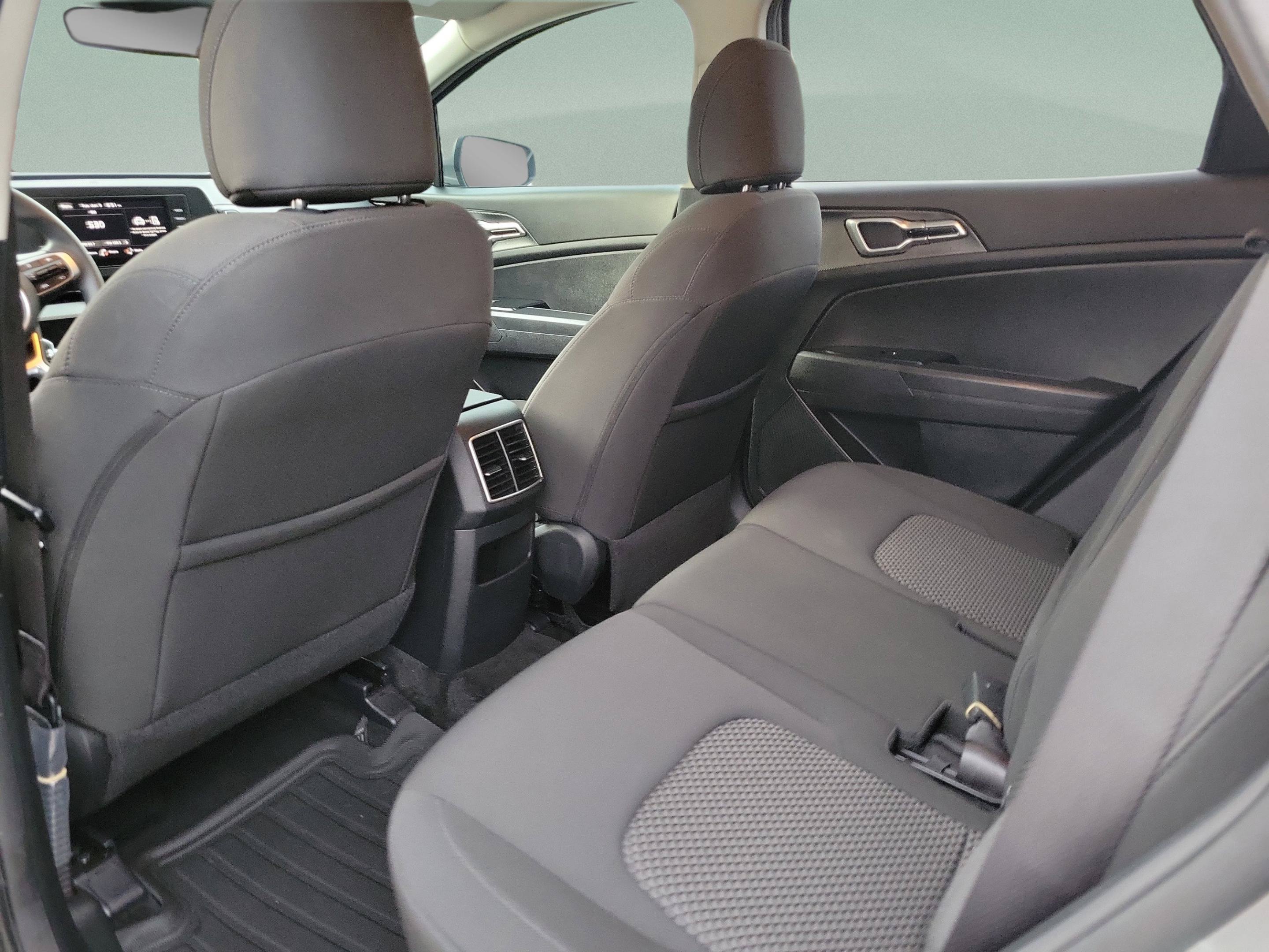 Certified 2023 Kia Sportage LX FWD image 6