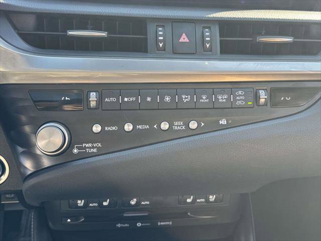 Used 2021 Lexus ES 300h w/ Premium Package image 26