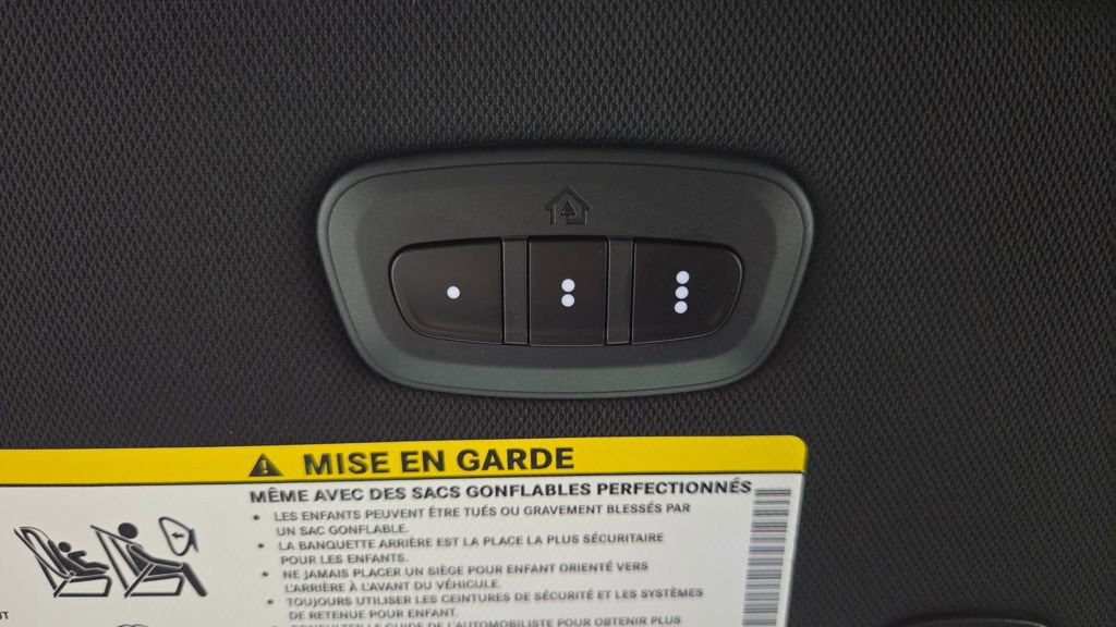 Used 2026 Chrysler Pacifica Select image 28