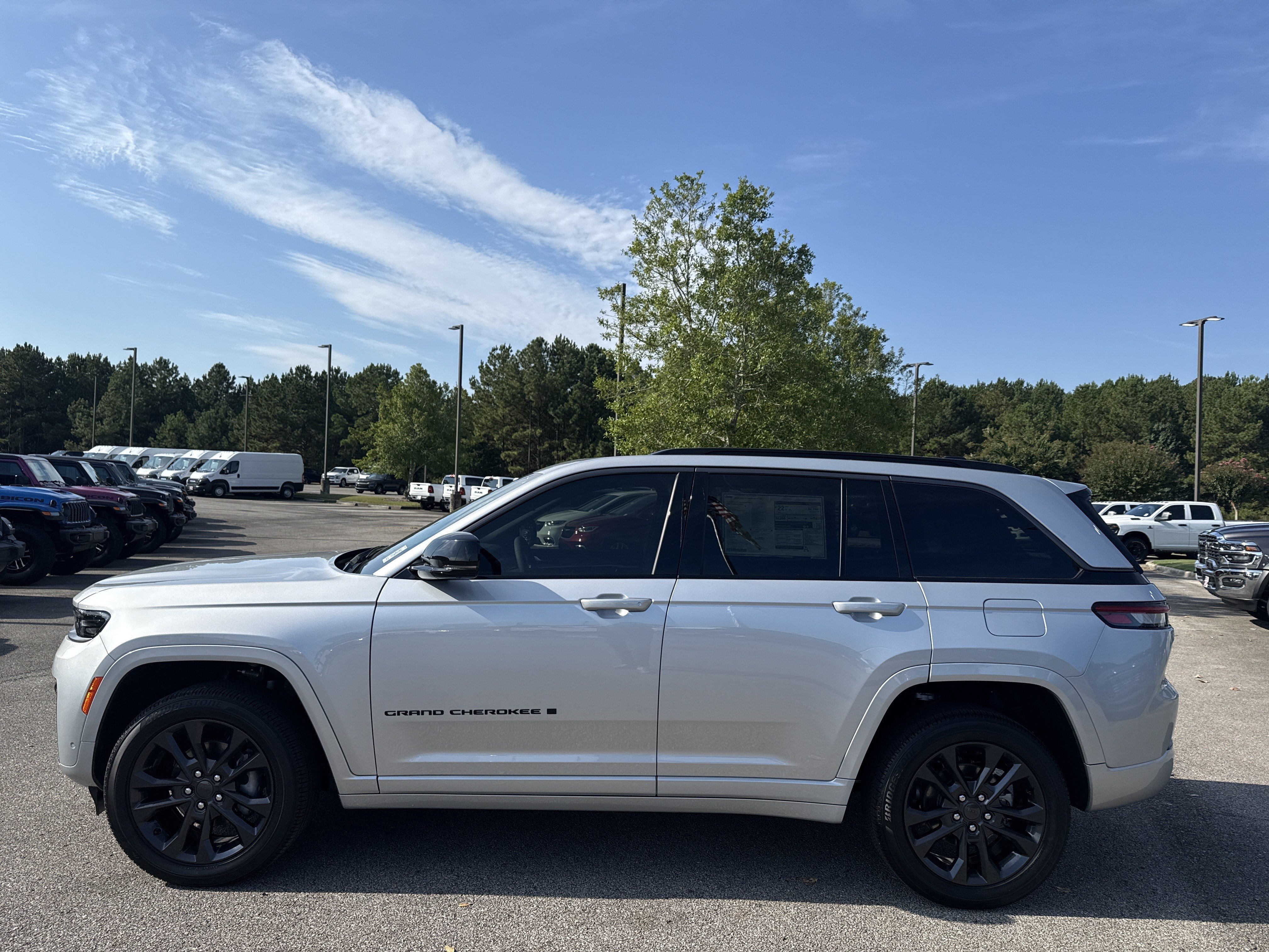 New 2026 Jeep Grand Cherokee Limited AWD/4WD image 4