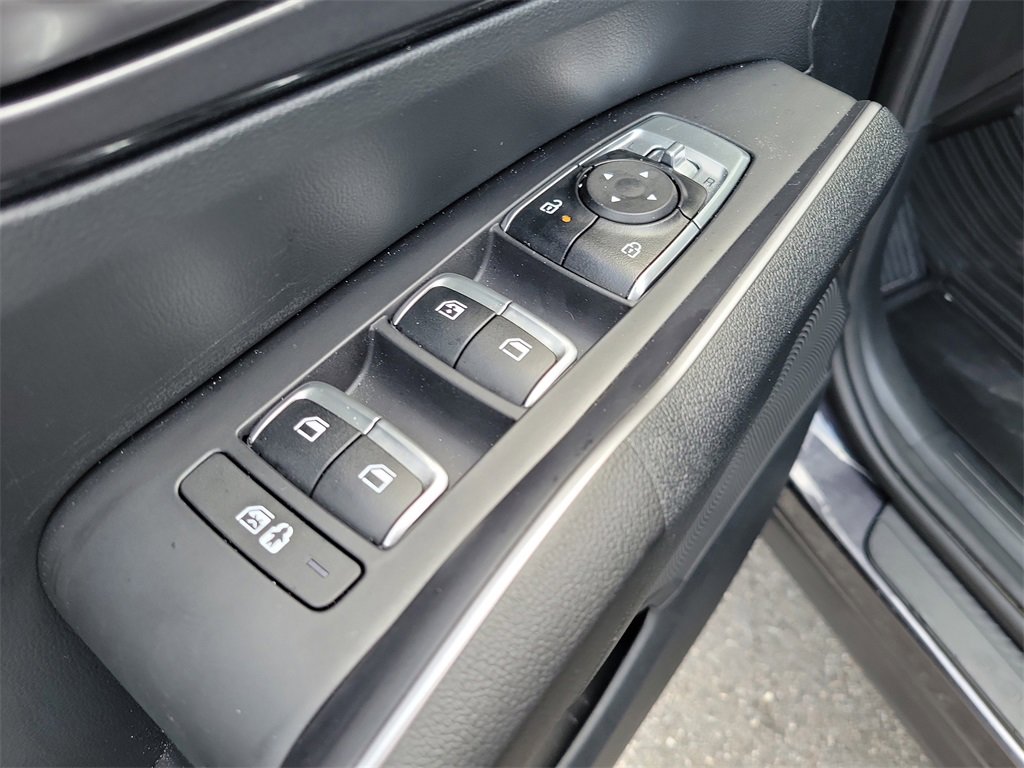 Used 2025 Kia Sorento LX image 22