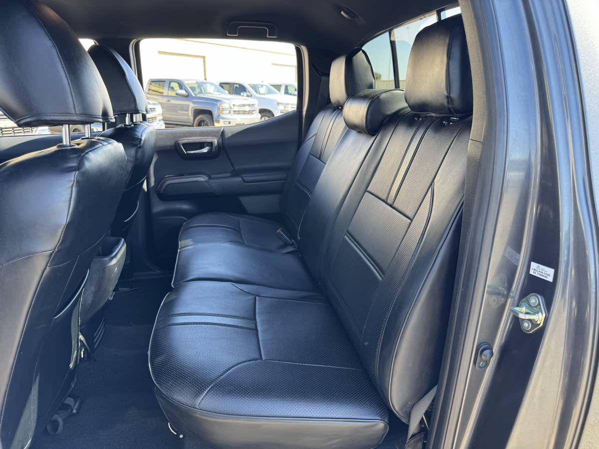 Used 2020 Toyota Tacoma TRD Off-Road w/ Technology Package AWD/4WD image 21