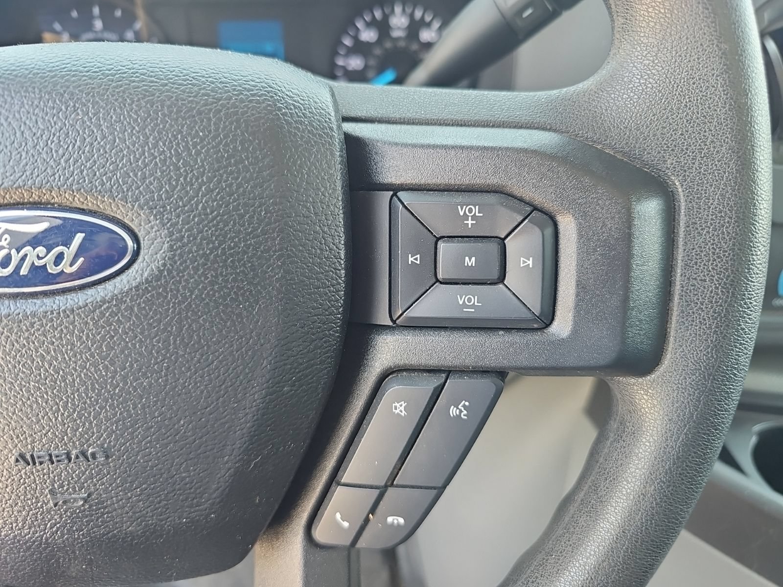 Used 2024 Ford E-450 and Econoline 450 Super Duty w/ Power Windows & Locks Group RWD image 15