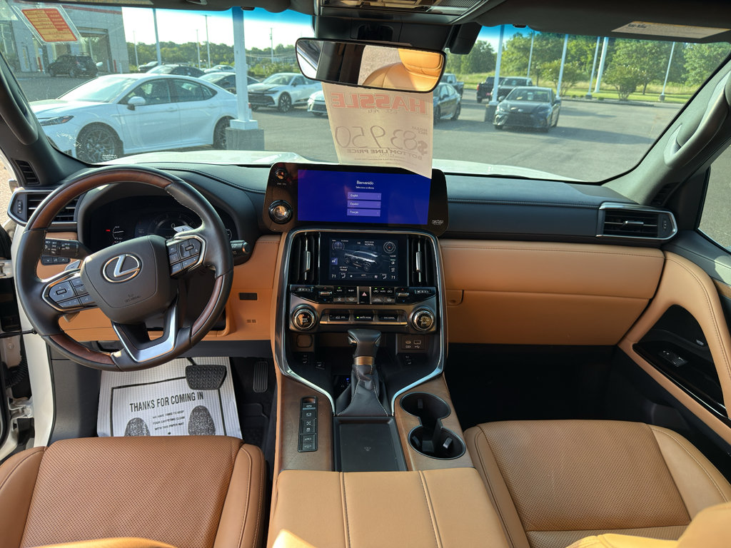 Used 2024 Lexus LX 600 4WD w/ Luxury Package image 13