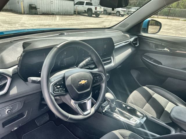 Certified 2025 Chevrolet TrailBlazer LT w/ LT Cold Weather Package image 11