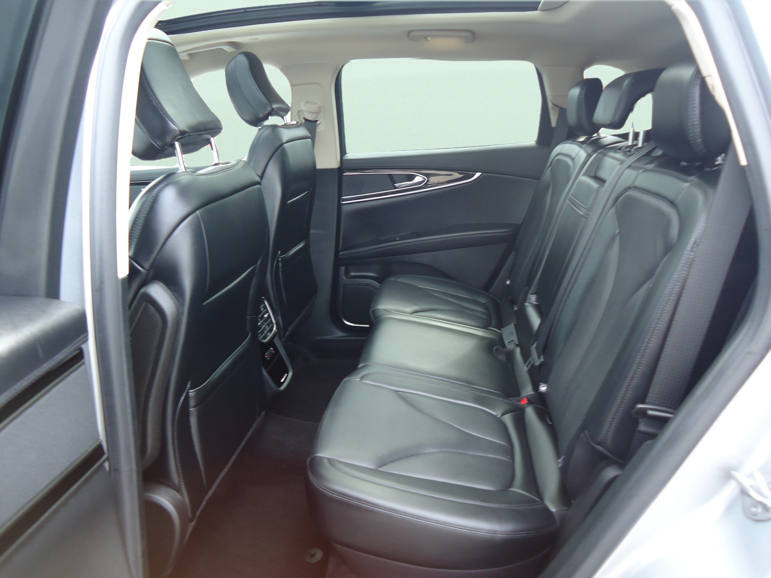 Certified 2023 Lincoln Nautilus Reserve AWD/4WD image 28