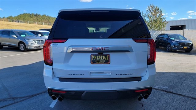 Used 2021 GMC Yukon XL Denali w/ Denali Premium Package image 7