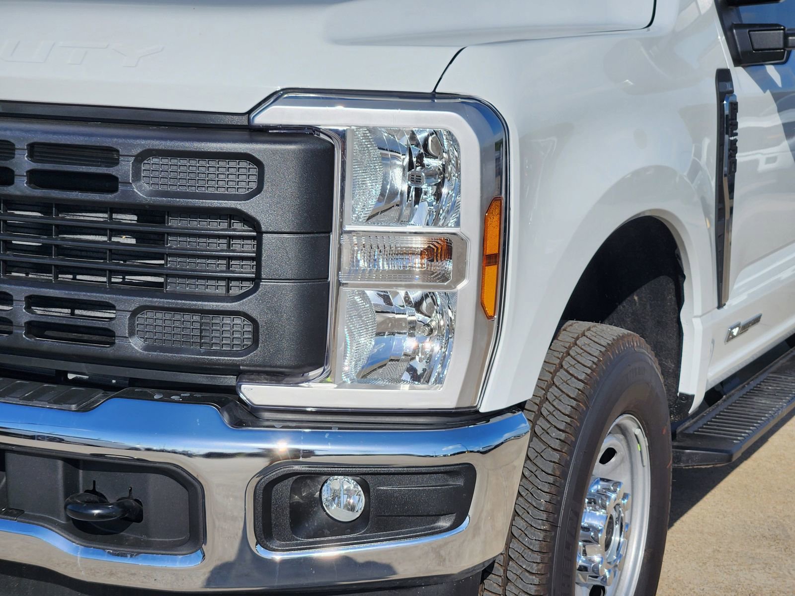 New 2025 Ford F250 XL w/ FX4 Off-Road Package image 7