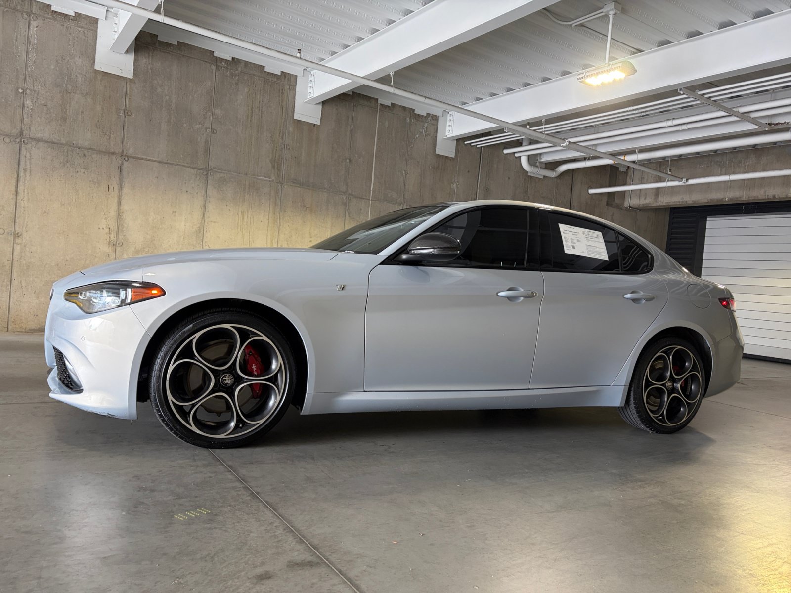 Used 2024 Alfa Romeo Giulia Ti AWD/4WD image 2
