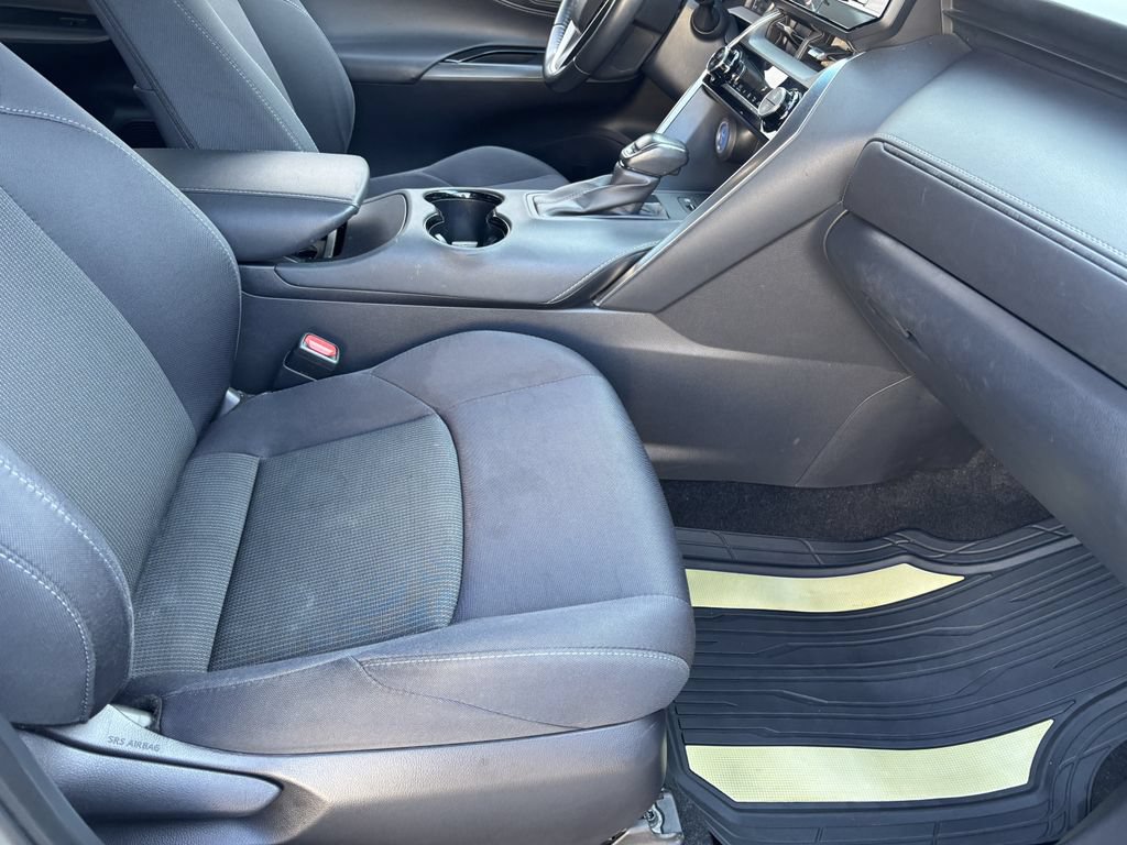 Used 2022 Toyota Venza LE AWD/4WD image 29