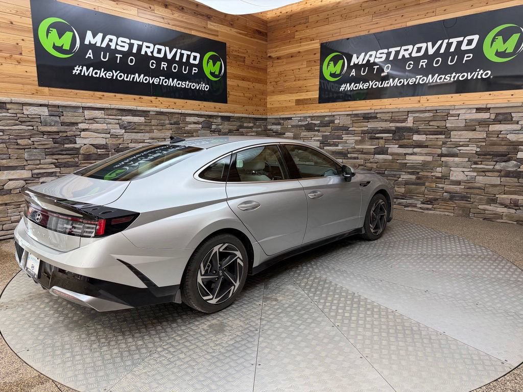 Used 2026 Hyundai Sonata SEL FWD image 9