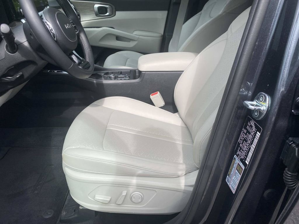 Used 2023 Kia Sorento EX FWD image 19
