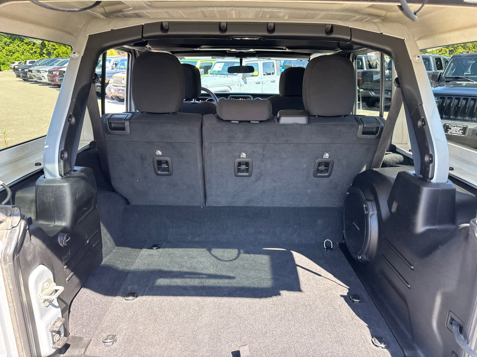 Used 2023 Jeep Wrangler Unlimited image 36