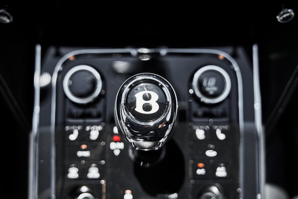 Used 2024 Bentley Flying Spur V8 AWD/4WD image 73