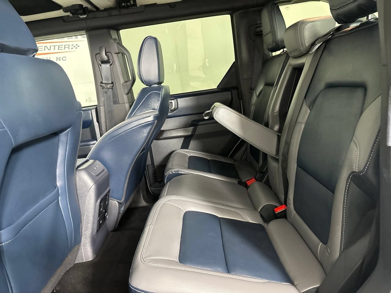 Used 2024 Ford Bronco Outer Banks AWD/4WD image 24