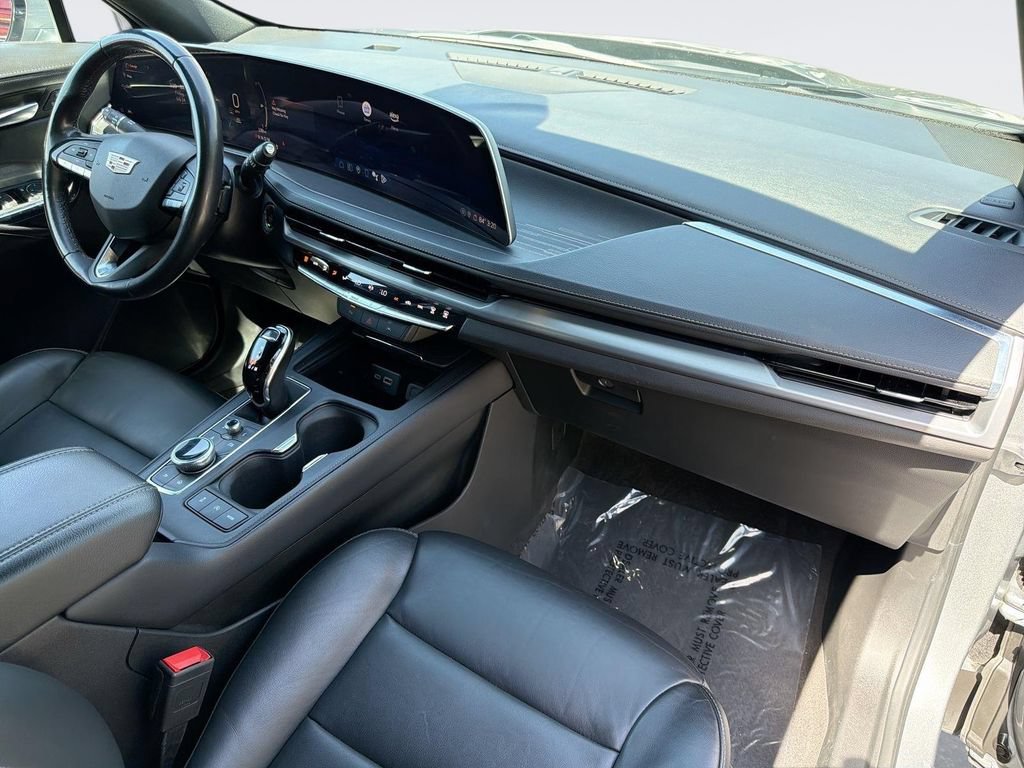 Certified 2024 Cadillac XT4 Premium Luxury AWD/4WD image 34
