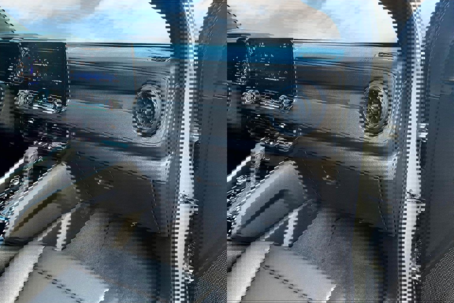 Used 2024 Chevrolet Colorado Trail Boss w/ Safety Package image 18