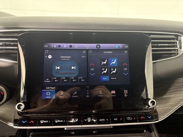 Used 2024 Jeep Wagoneer L Series II w/ Flexible Seating Group image 15