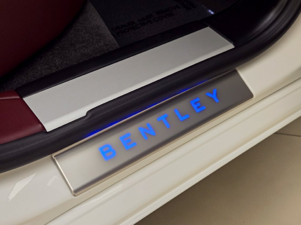 Certified 2023 Bentley Flying Spur V8 AWD/4WD image 25