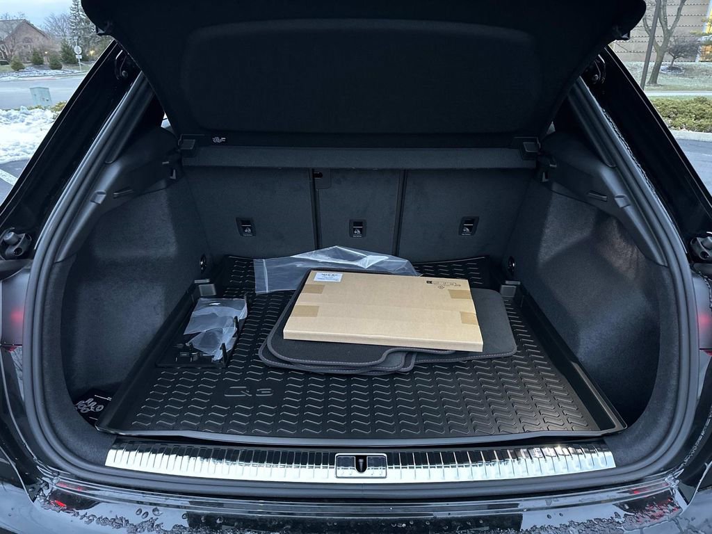 New 2025 Audi Q3 2.0T Premium Plus image 9