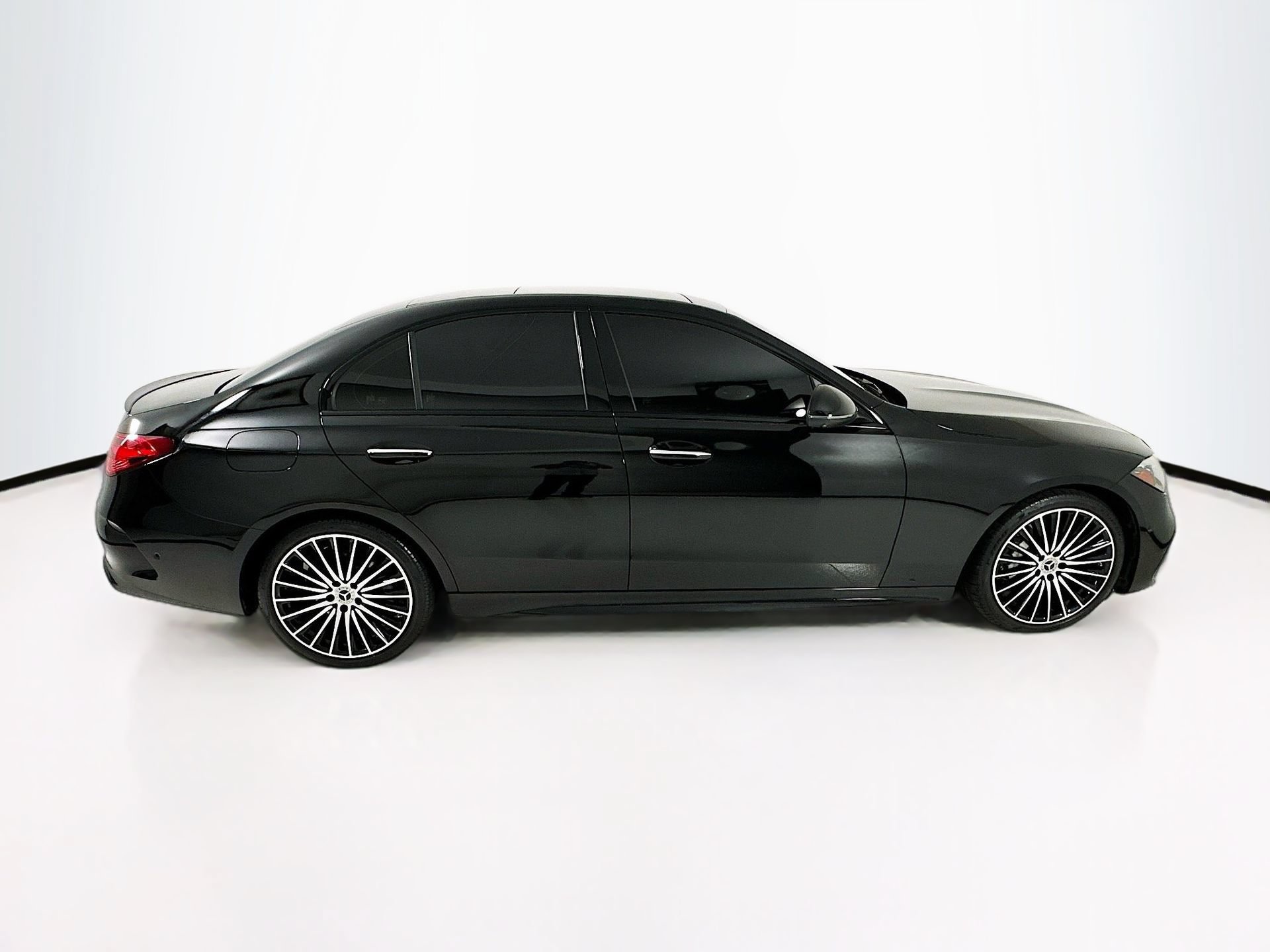 Used 2024 Mercedes-Benz C 300 Sedan image 9
