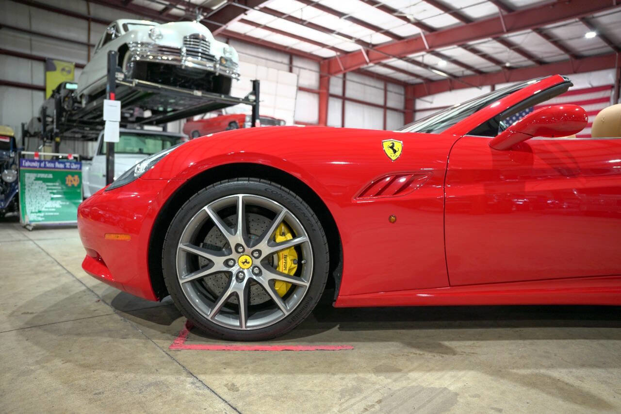 Used 2013 Ferrari California image 3