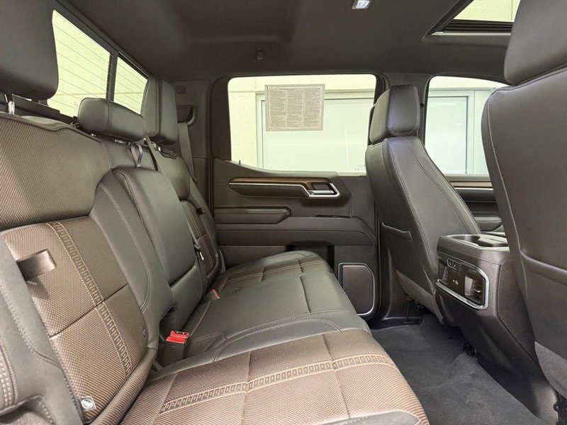 Used 2025 Chevrolet Silverado 1500 High Country w/ Midnight Edition image 8